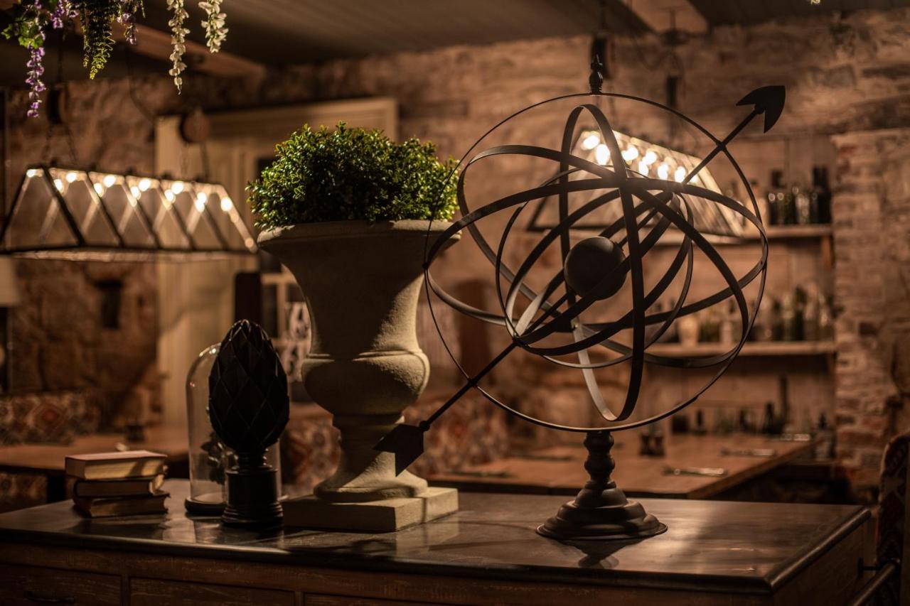 The Dirty Bottles Hotel Alnwick Exteriör bild