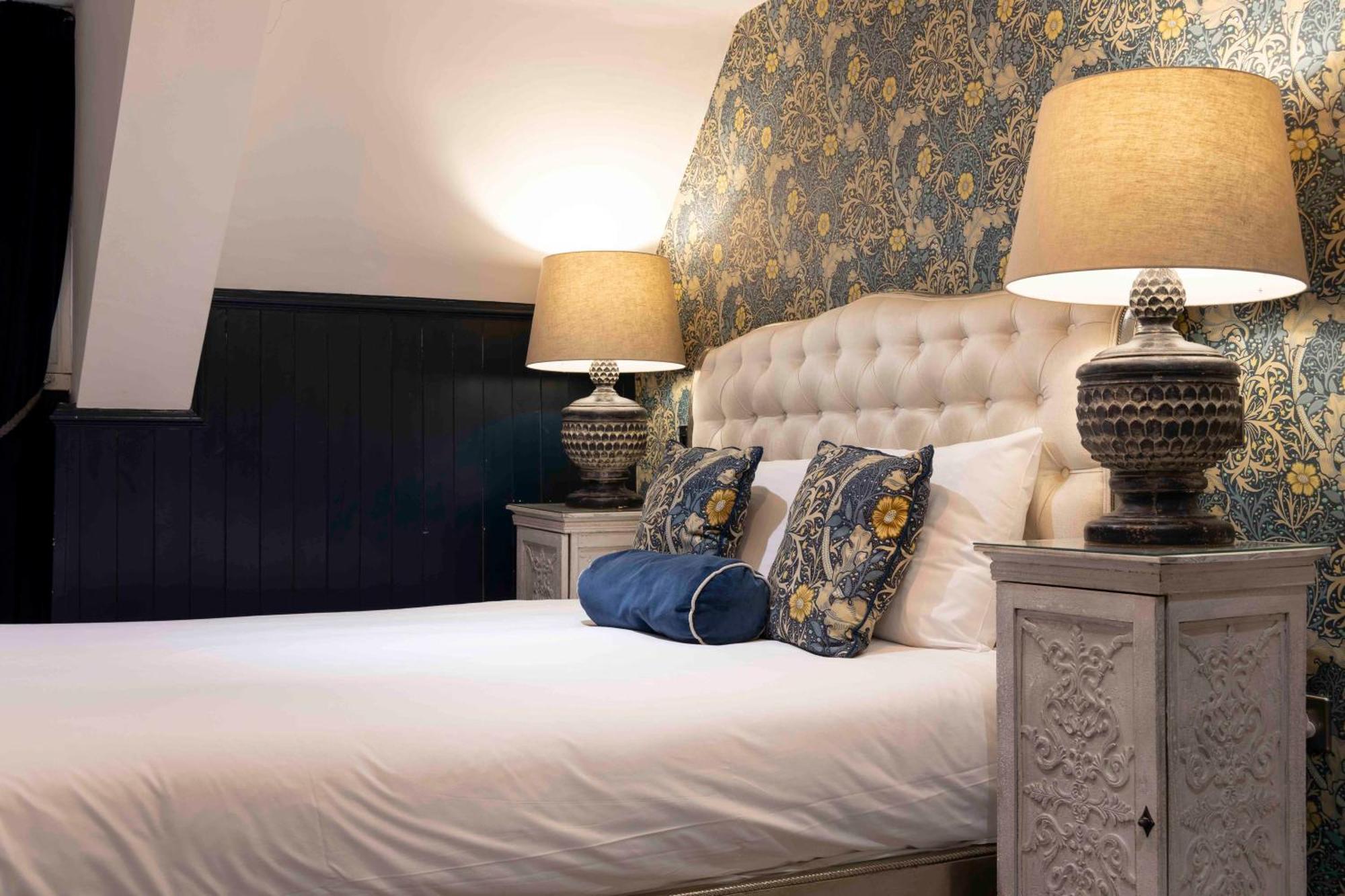 The Dirty Bottles Hotel Alnwick Exteriör bild