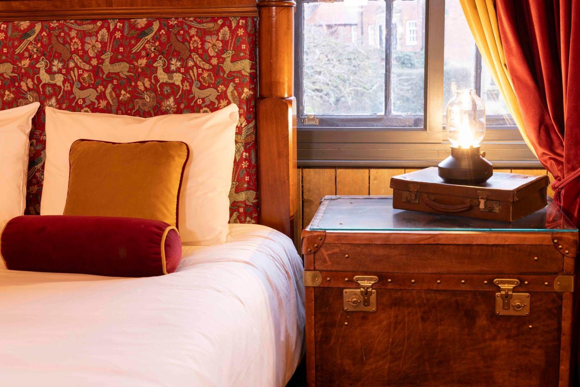 The Dirty Bottles Hotel Alnwick Exteriör bild