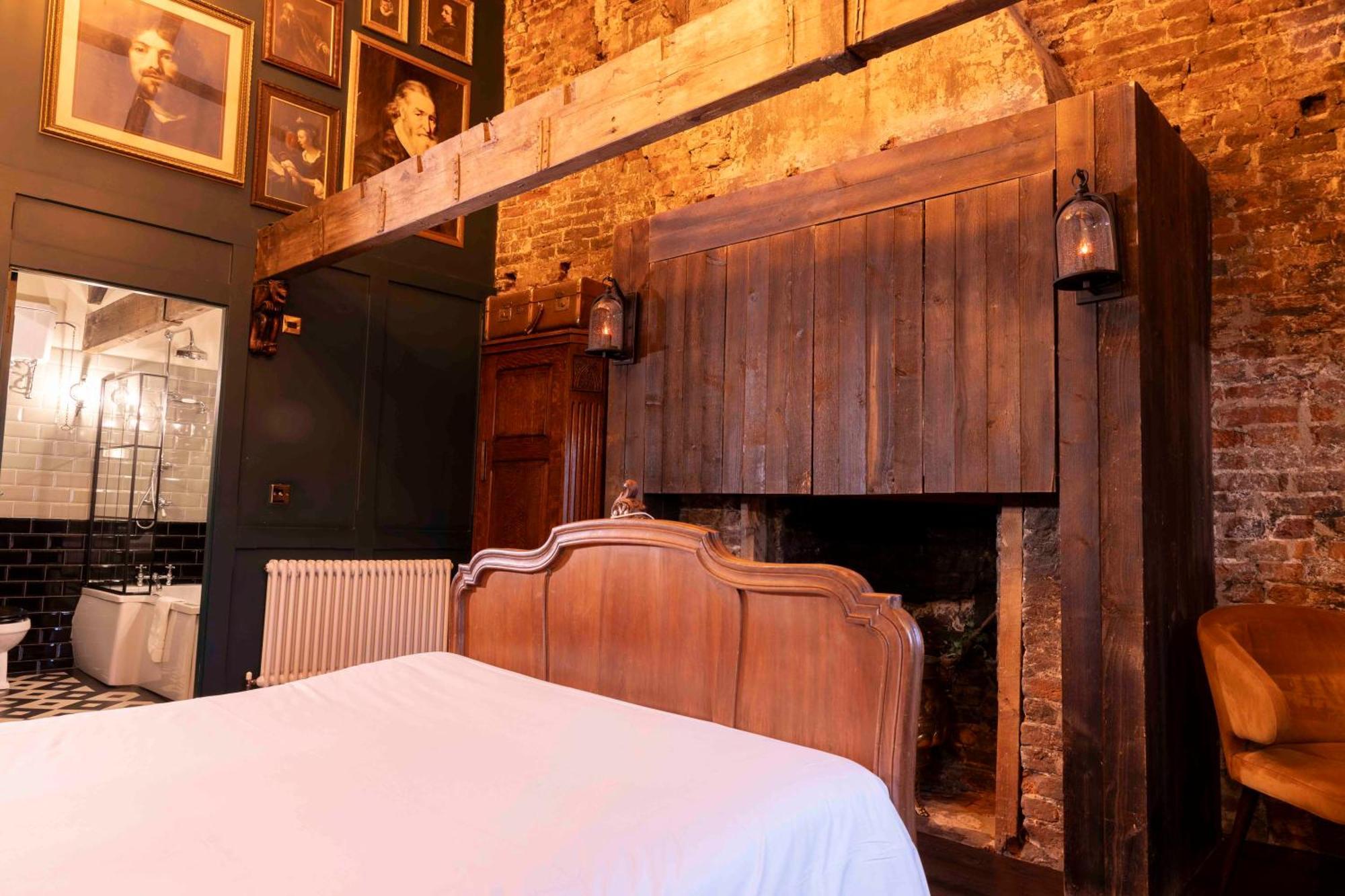 The Dirty Bottles Hotel Alnwick Exteriör bild